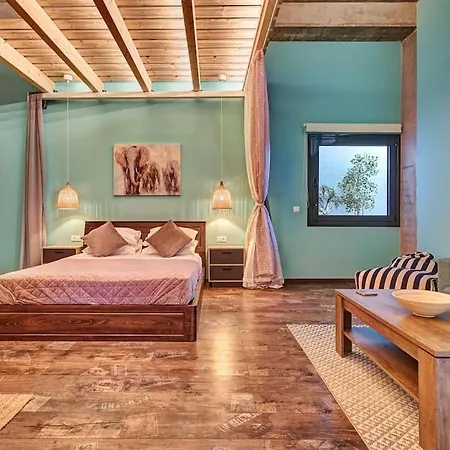 Zephyr Luxe Sea And Mountain View