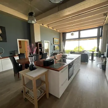 Zephyr Luxe Sea And Mountain View *