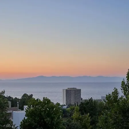 Zephyr Luxe Sea And Mountain View