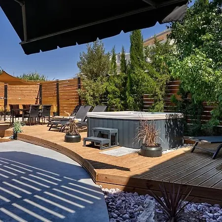 아파트 Zephyr Luxe Sea And Mountain View Sgourou