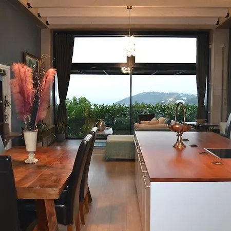 Zephyr Luxe Sea And Mountain View 아파트 Sgourou